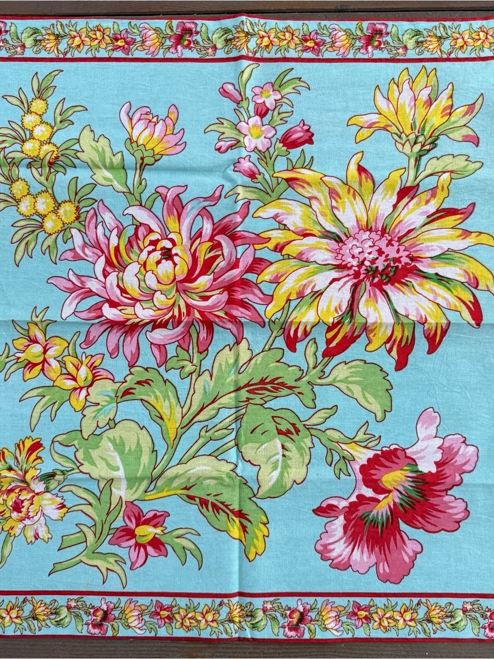 April Cornell Dahlia Days Tablecloth 60”x86” & 4 Napkins - Picture 5 of 12